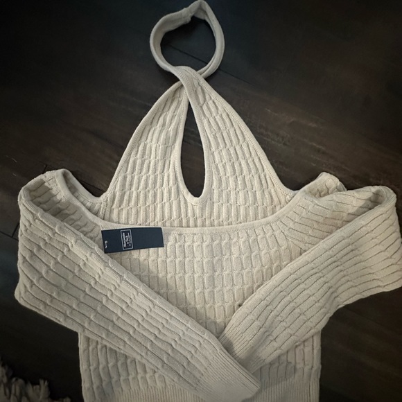 NWT abercrombie & Fitch beige halter cold shoulder sweater -crop style - Picture 8 of 8